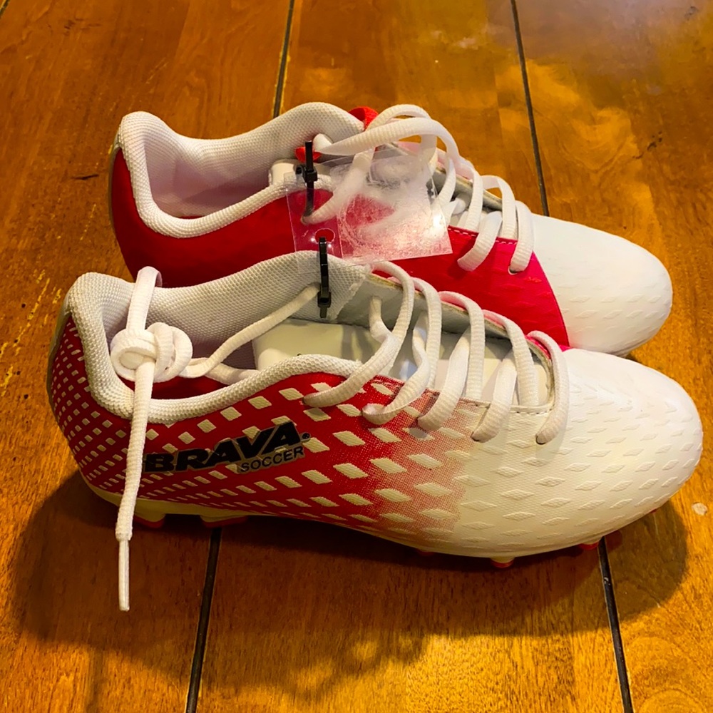 New Girls Brava Soccer Cleats Sz 2 pink white